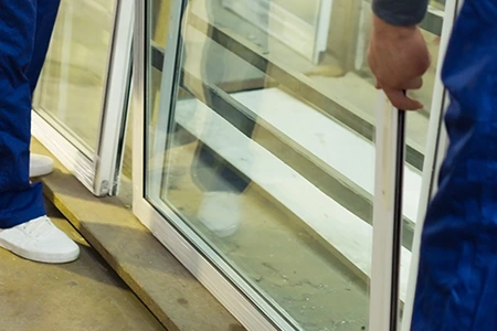 Commercial Glass Repair Technician in Shorewood