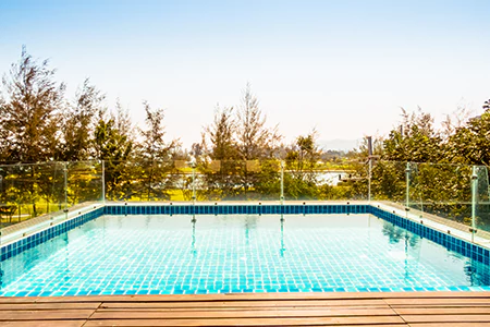 Cost of Glass Pool Fence Repair in Clublands